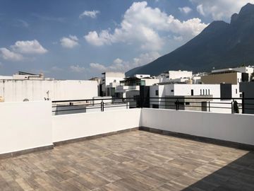 CASA EN VENTA EN COL. CUMBRES ELITE 8 SECTOR EN MONTERREY