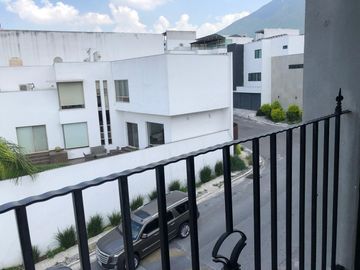 CASA EN VENTA EN COL. CUMBRES ELITE 8 SECTOR EN MONTERREY