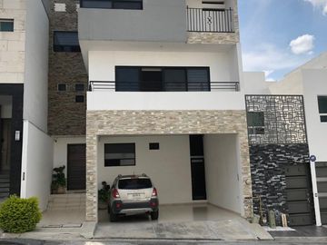 CASA EN VENTA EN COL. CUMBRES ELITE 8 SECTOR EN MONTERREY