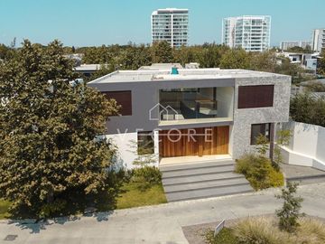 RESIDENCIA EN VENTA EN RESERVA REAL, ZONA REAL, ZAPOPAN