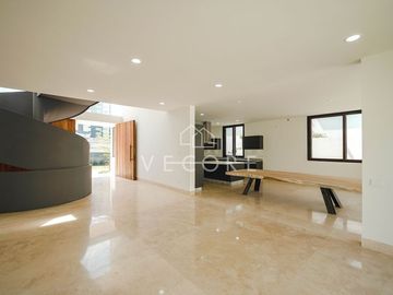 RESIDENCIA EN VENTA EN RESERVA REAL, ZONA REAL, ZAPOPAN