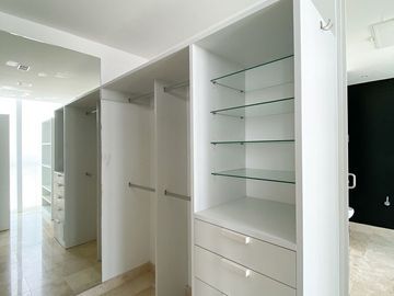 PENTHOUSE EN VENTA DE TRES HABITACIONES EN ALTABRISA MÉRIDA