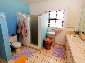 Hermosa Residencia en El Cid con Finos acabados!!