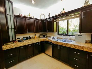 Hermosa Residencia en El Cid con Finos acabados!!