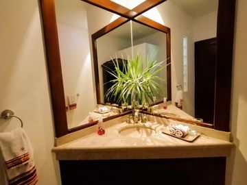 Hermosa Residencia en El Cid con Finos acabados!!