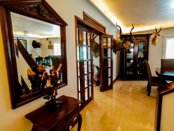 Hermosa Residencia en El Cid con Finos acabados!!