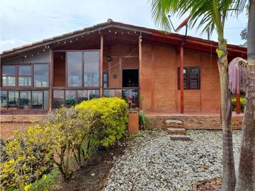 vendo casa finca el Peñol sector el morro FR