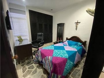 VENTA DE APARTAMENTO DÚPLEX EN EL BARRIO LAURELES DE MEDELLN