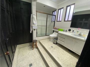 VENTA DE APARTAMENTO DÚPLEX EN EL BARRIO LAURELES DE MEDELLN