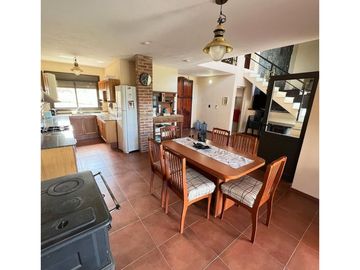 SE VENDE CASA EN LOMAS DEL REY ( MAYU SUMAJ )