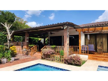 VENTA DE HERMOSA CASA CON PISCINA EN PENONOME
