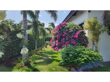 VENTA DE HERMOSA CASA CON PISCINA EN PENONOME