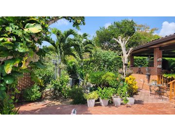 VENTA DE HERMOSA CASA CON PISCINA EN PENONOME
