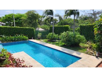 VENTA DE HERMOSA CASA CON PISCINA EN PENONOME