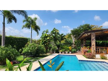 VENTA DE HERMOSA CASA CON PISCINA EN PENONOME