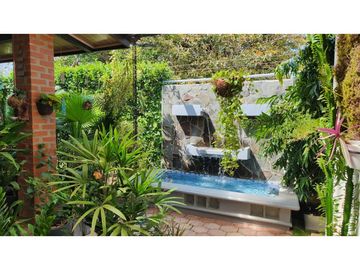 VENTA DE HERMOSA CASA CON PISCINA EN PENONOME