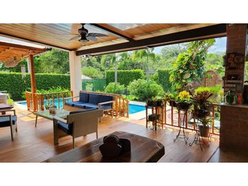 VENTA DE HERMOSA CASA CON PISCINA EN PENONOME