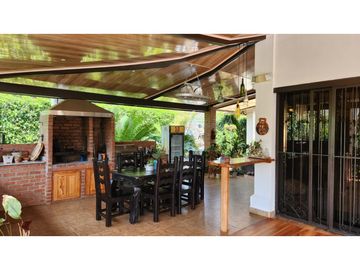 VENTA DE HERMOSA CASA CON PISCINA EN PENONOME
