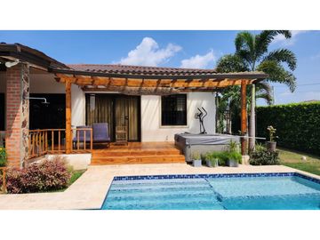 VENTA DE HERMOSA CASA CON PISCINA EN PENONOME