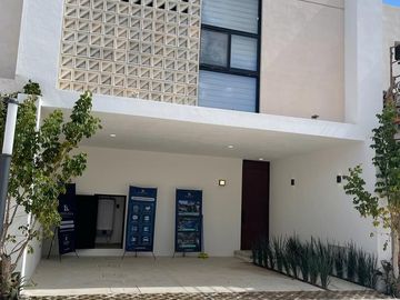 Casa en venta tipo TH con equipamiento y amenidades en Cholul