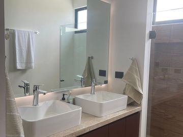 Casa en venta tipo TH con equipamiento y amenidades en Cholul