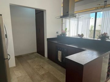 Casa en venta tipo TH con equipamiento y amenidades en Cholul