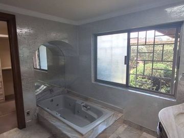 CASA EN VENTA EN RESIDENCIAL EN COLONIA CIPRES TOLUCA