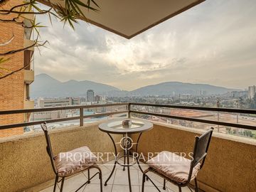 Excelente OPORTUNIDAD  !!!! Acogedor  departamento con vista despejada , 4 D  ,  sector Alto Las Condes .