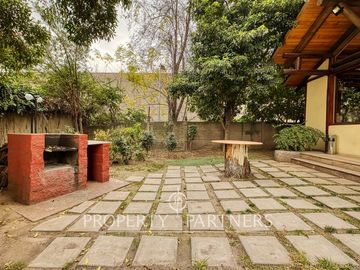 Excelente OPORTUNIDAD  !!!! Acogedor  departamento con vista despejada , 4 D  ,  sector Alto Las Condes .