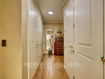 Excelente OPORTUNIDAD  !!!! Acogedor  departamento con vista despejada , 4 D  ,  sector Alto Las Condes .