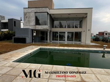 Casa en venta, 5 ambientes. Terralagos, Canning