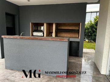 Casa en venta, 5 ambientes. Terralagos, Canning