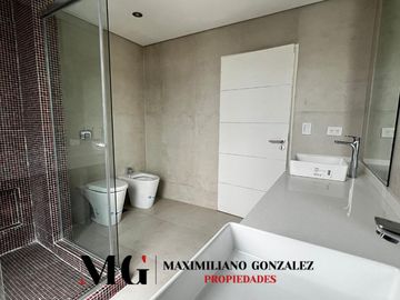 Casa en venta, 5 ambientes. Terralagos, Canning