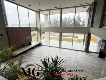 Casa en venta, 5 ambientes. Terralagos, Canning