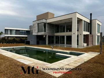 Casa en venta, 5 ambientes. Terralagos, Canning