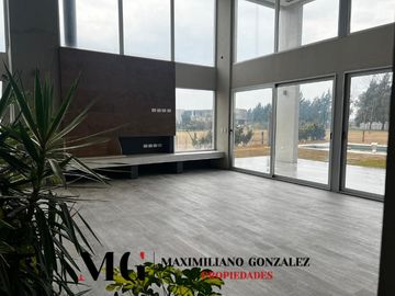 Casa en venta, 5 ambientes. Terralagos, Canning