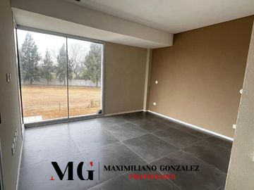 Casa en venta, 5 ambientes. Terralagos, Canning