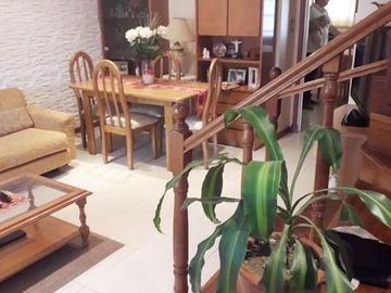 Casa 4 ambientes con quincho y cochera