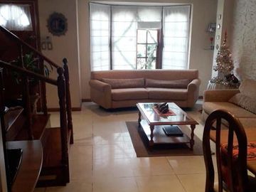 Casa 4 ambientes con quincho y cochera