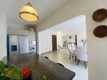 Casa en Fraccionamiento en Jardines de Delicias, Cuernavaca, Morelos CAEN-1053
