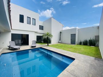 Casa en Fraccionamiento en Jardines de Delicias, Cuernavaca, Morelos CAEN-1053