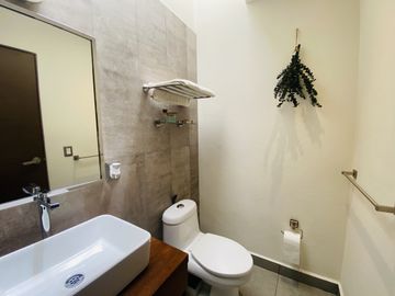 Casa en Fraccionamiento en Jardines de Delicias, Cuernavaca, Morelos CAEN-1053