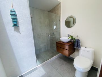 Casa en Fraccionamiento en Jardines de Delicias, Cuernavaca, Morelos CAEN-1053