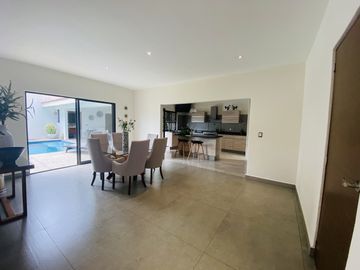 Casa en Fraccionamiento en Jardines de Delicias, Cuernavaca, Morelos CAEN-1053