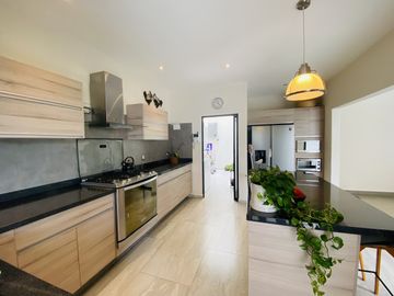 Casa en Fraccionamiento en Jardines de Delicias, Cuernavaca, Morelos CAEN-1053