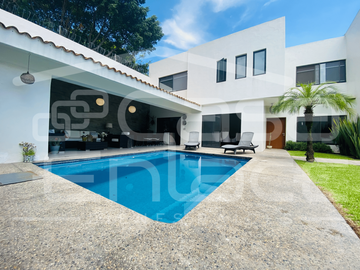 Casa en Fraccionamiento en Jardines de Delicias, Cuernavaca, Morelos CAEN-1053