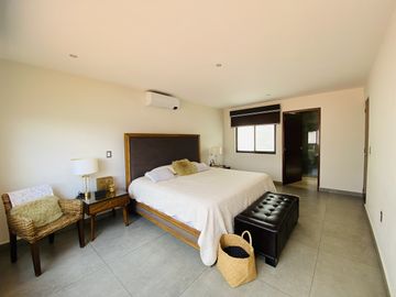 Casa en Fraccionamiento en Jardines de Delicias, Cuernavaca, Morelos CAEN-1053