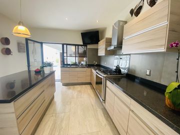 Casa en Fraccionamiento en Jardines de Delicias, Cuernavaca, Morelos CAEN-1053