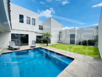 Casa en Fraccionamiento en Jardines de Delicias, Cuernavaca, Morelos CAEN-1053