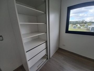 CASA A ESTRENAR EN BARRIO SAN PABLO, PILAR! EXCELENTE CALIDAD DE CONSTRUCCION!